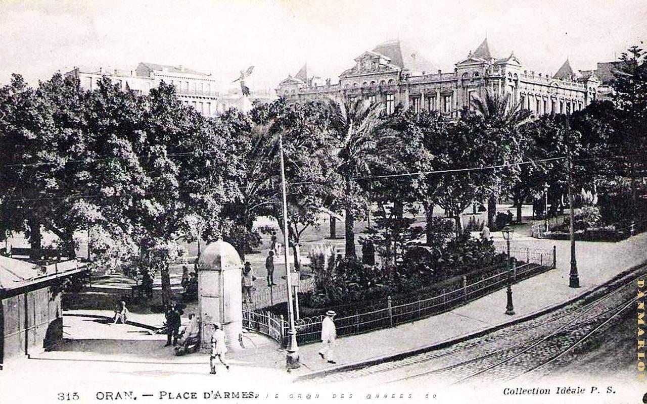 PA i- 28- Place d'armes animee.jpg